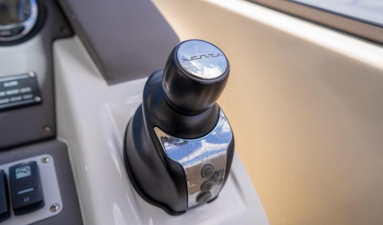 48 Azimut 