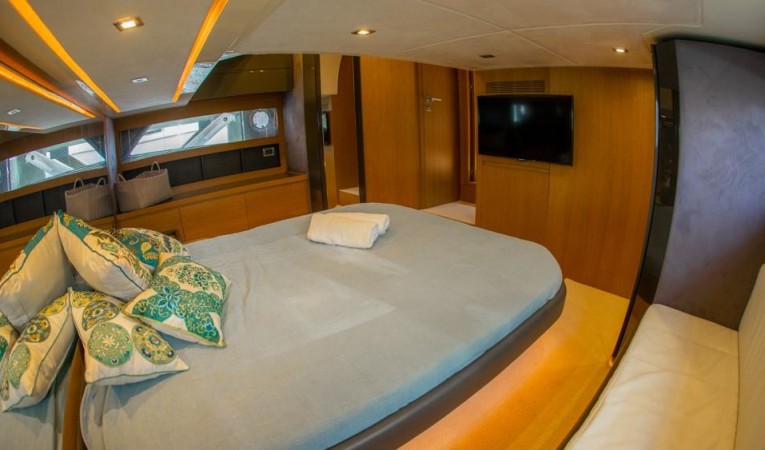 48 Azimut 