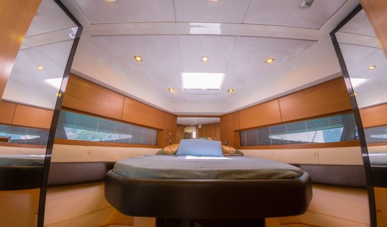 48 Azimut 