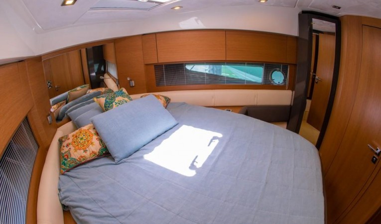 48 Azimut 