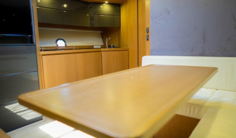 48 Azimut 