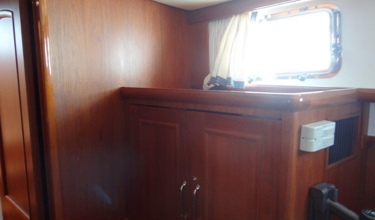 47 Grand Banks Master Cabin