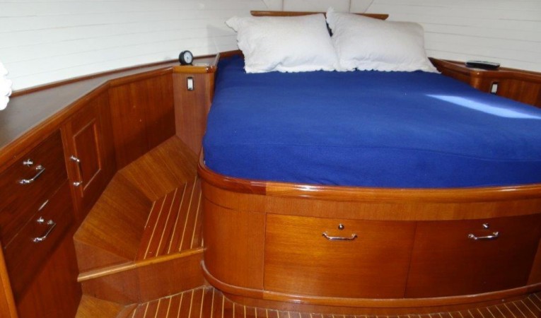 47 Grand Banks Master Cabin