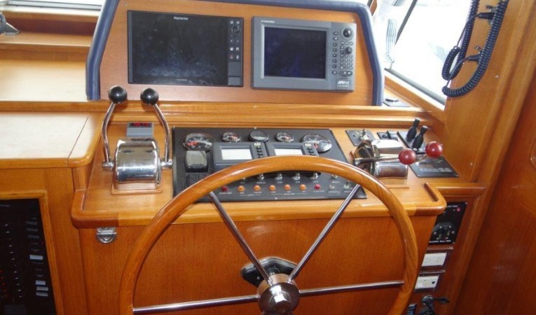 47 Grand Banks Lower Helm