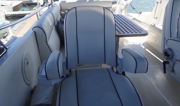 47 Grand Banks Flybridge Companion Chair