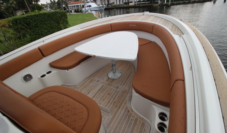 29 Chris-Craft Forward seating with table
