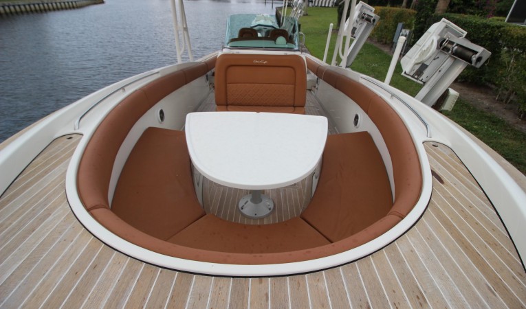 29 Chris-Craft Forward seating with table