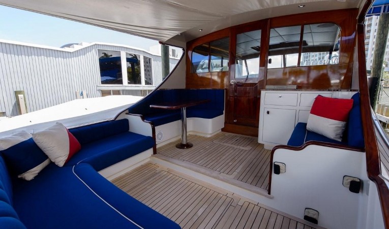 48 Maverick Boat Co. Cockpit