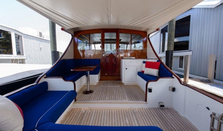 48 Maverick Boat Co. Cockpit