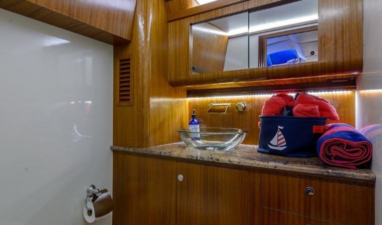 48 Maverick Boat Co. Guest Head