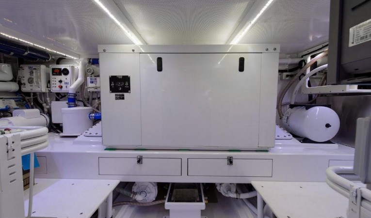 48 Maverick Boat Co. Engine Room