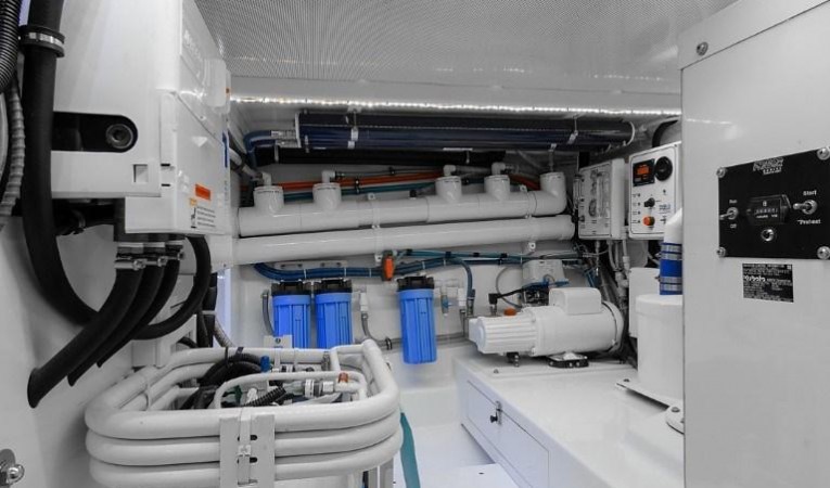 48 Maverick Boat Co. Engine Room