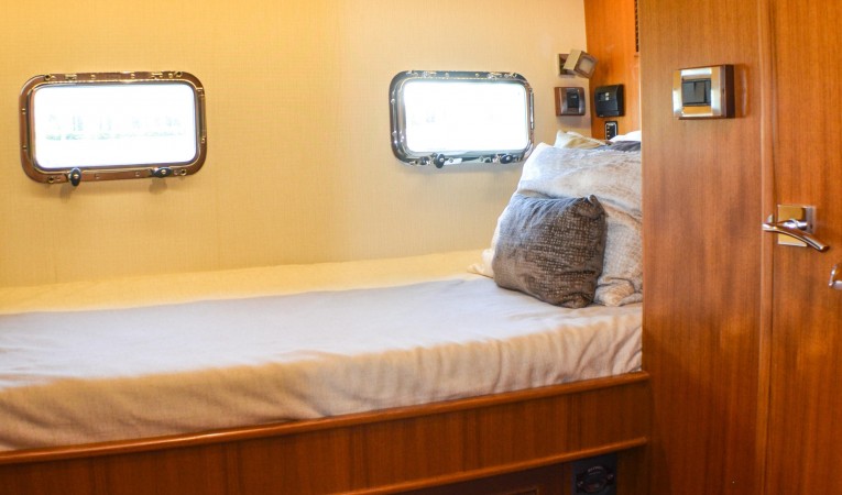 86 Outer Reef Yachts 