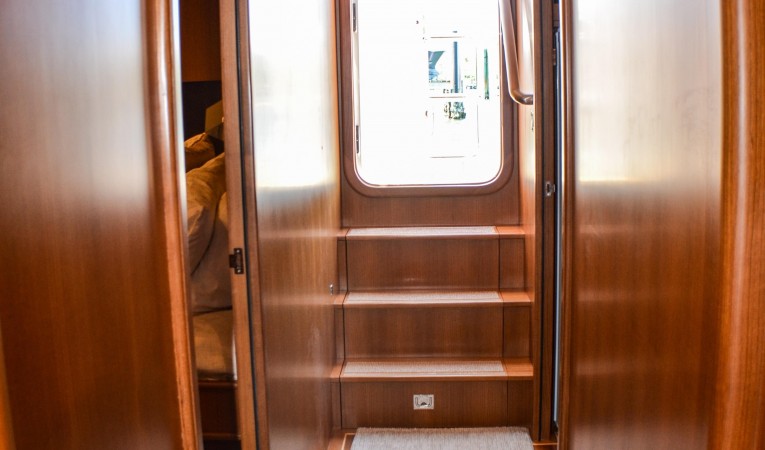 86 Outer Reef Yachts 