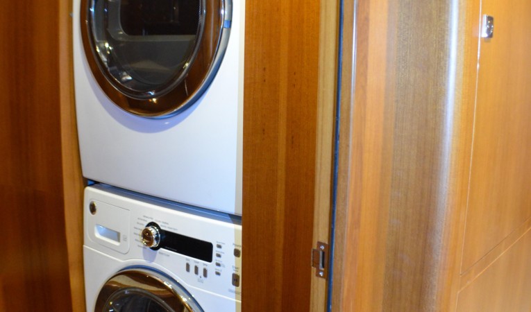 86 Outer Reef Yachts 