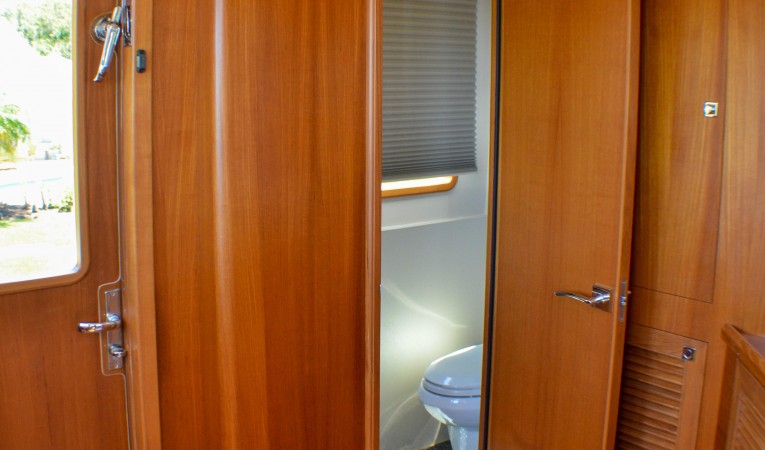 86 Outer Reef Yachts 