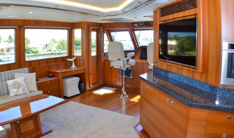 86 Outer Reef Yachts 