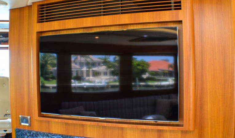 86 Outer Reef Yachts 