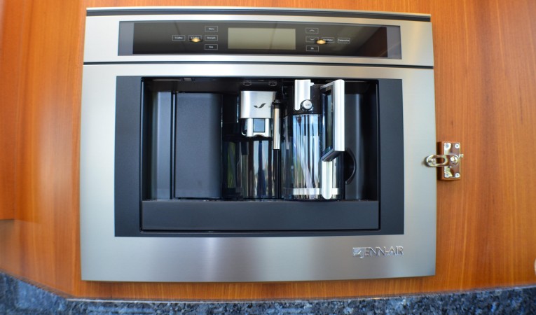 86 Outer Reef Yachts 