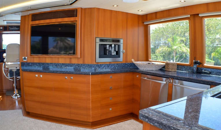 86 Outer Reef Yachts 