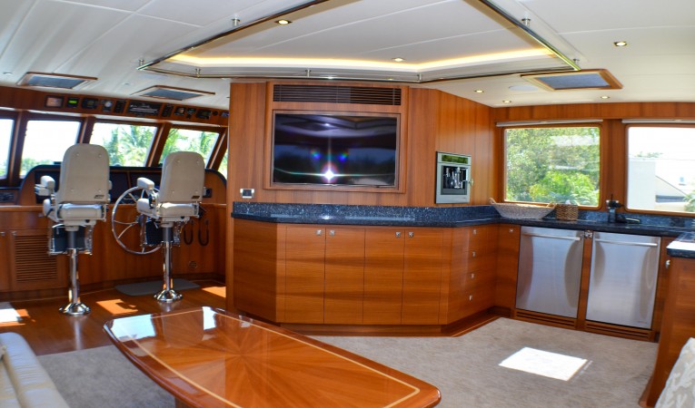 86 Outer Reef Yachts 