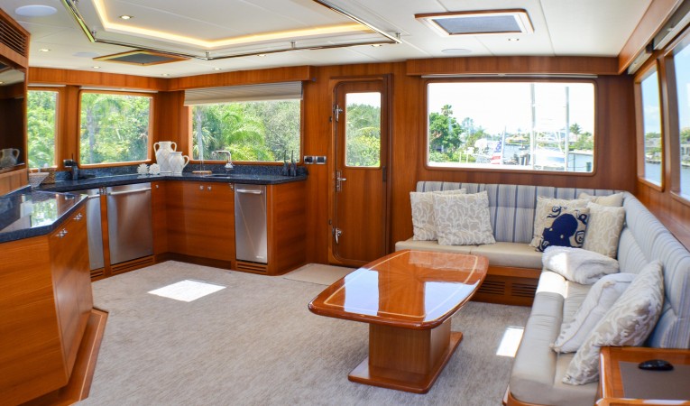 86 Outer Reef Yachts 