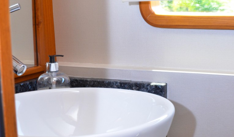 86 Outer Reef Yachts 