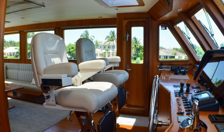 86 Outer Reef Yachts 