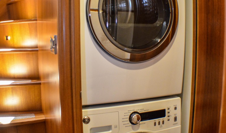 86 Outer Reef Yachts 