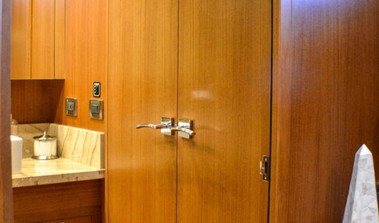 86 Outer Reef Yachts 