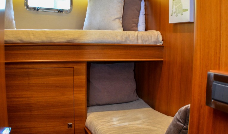 86 Outer Reef Yachts 