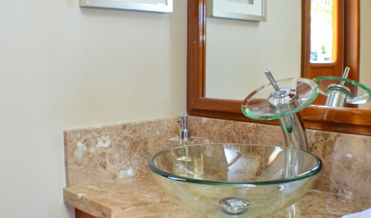 86 Outer Reef Yachts 