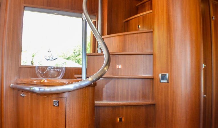 86 Outer Reef Yachts 