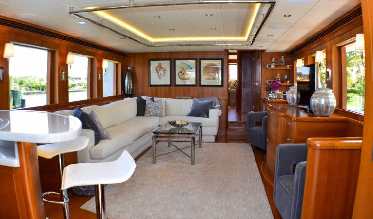 86 Outer Reef Yachts 