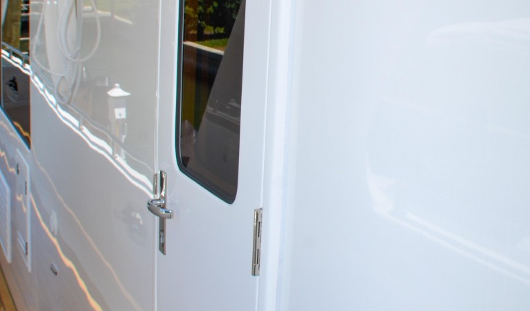 86 Outer Reef Yachts 