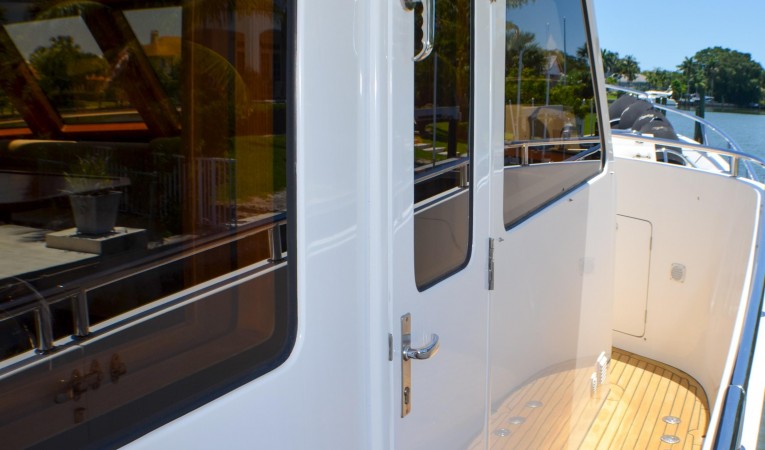 86 Outer Reef Yachts 