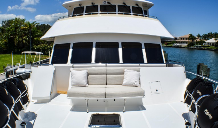 86 Outer Reef Yachts 