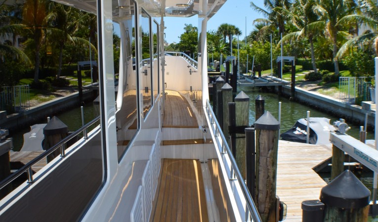 86 Outer Reef Yachts 