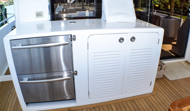 86 Outer Reef Yachts 