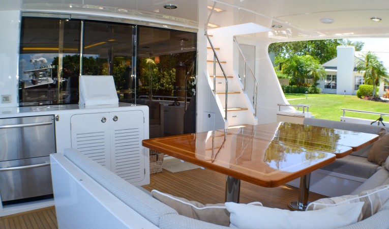 86 Outer Reef Yachts 