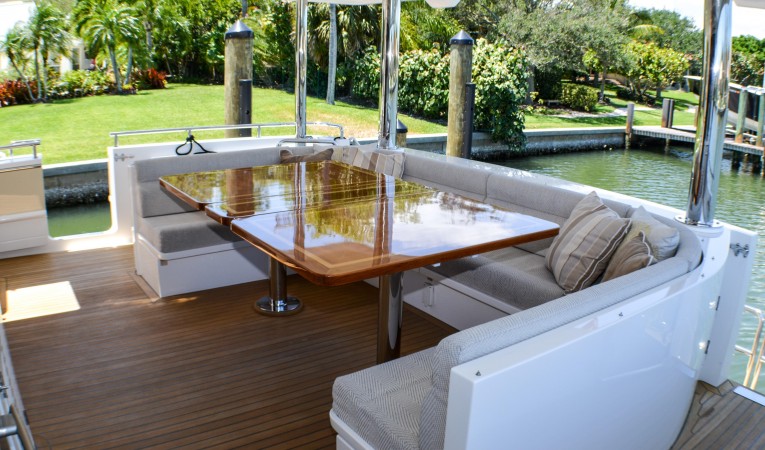 86 Outer Reef Yachts 