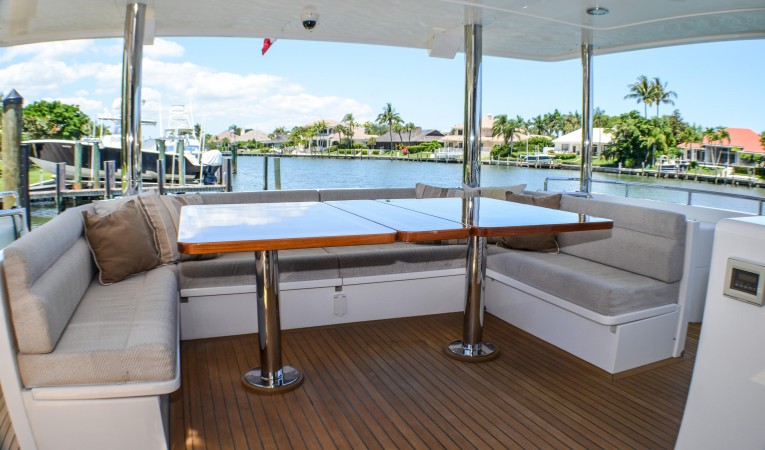 86 Outer Reef Yachts 