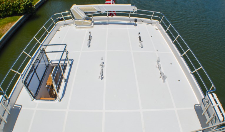 86 Outer Reef Yachts 