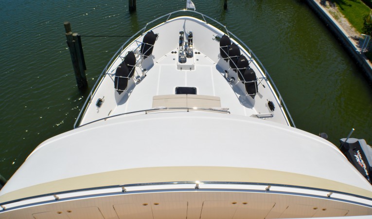 86 Outer Reef Yachts 