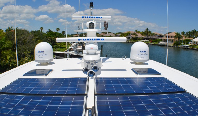 86 Outer Reef Yachts 