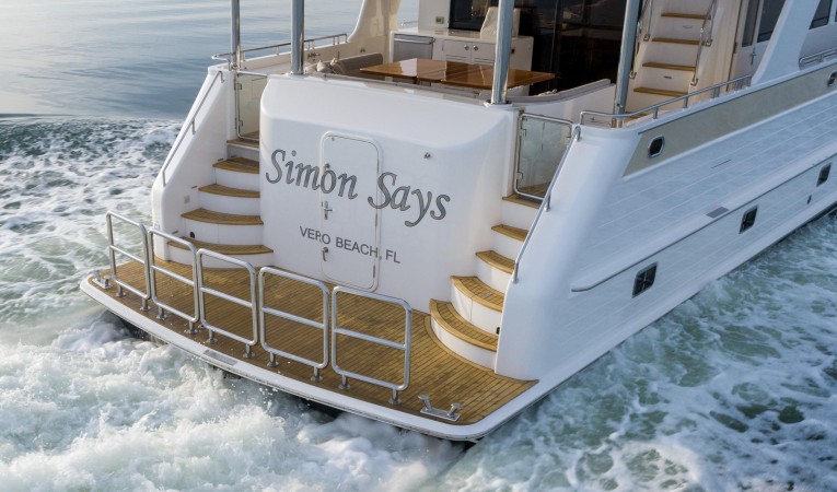 86 Outer Reef Yachts 