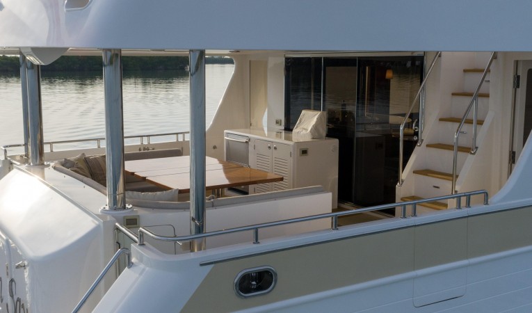 86 Outer Reef Yachts 