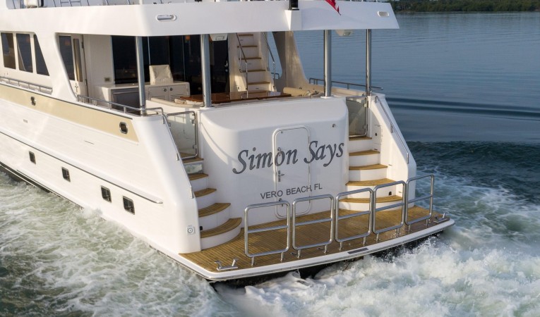 86 Outer Reef Yachts 