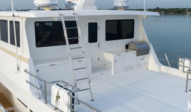 86 Outer Reef Yachts 