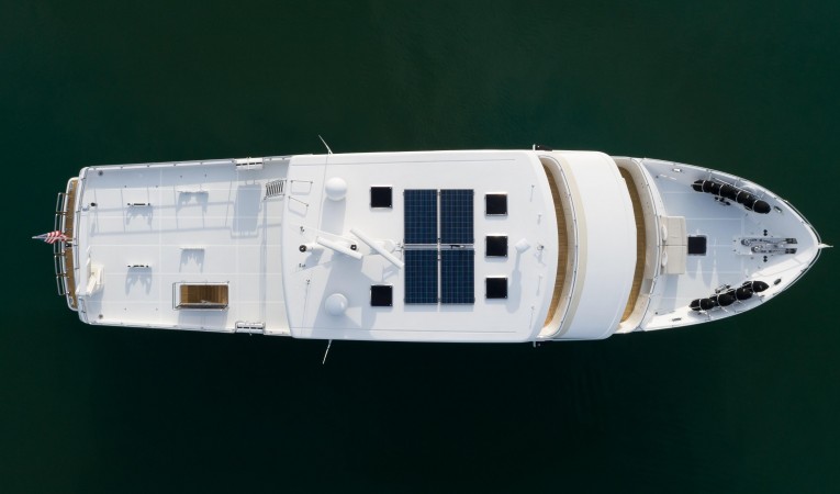 86 Outer Reef Yachts 